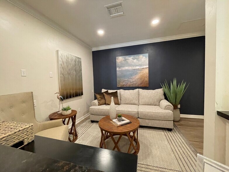 More Photos Of 6208 NW 43rd St, Gainesville Office For Sale