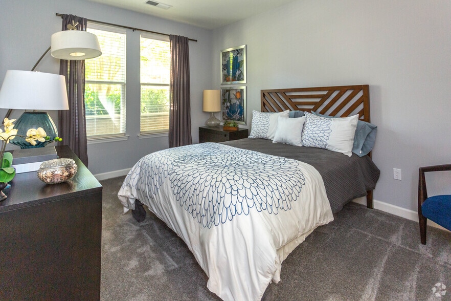 More Photos Of 1 Village Grn, Patchogue Apartments For Lease