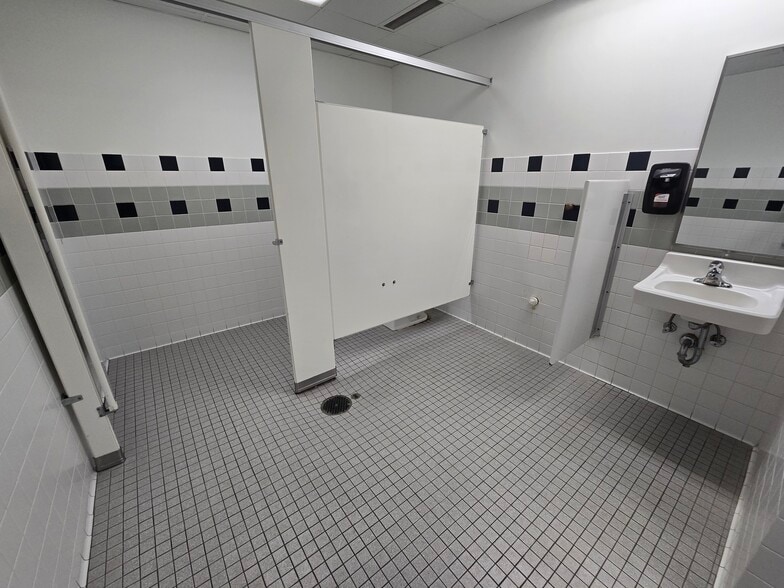 More Photos Of 2 Depot St, Greencastle Medical For Sale
