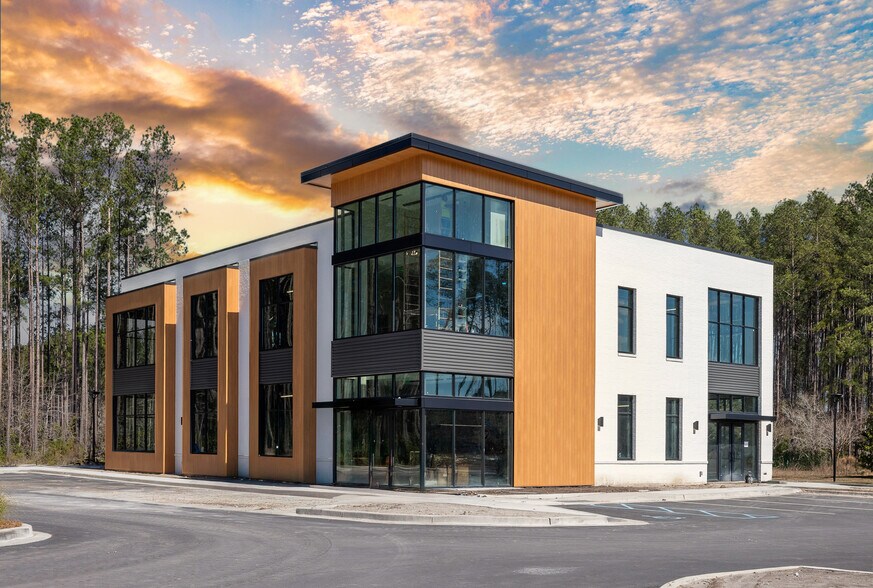 Primary Photo Of 415 Brighton Park Blvd, Summerville Office Residential For Sale