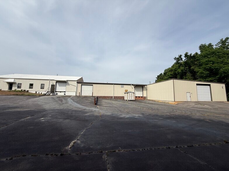 Primary Photo Of 439 Burton Rd, Lexington Warehouse For Lease