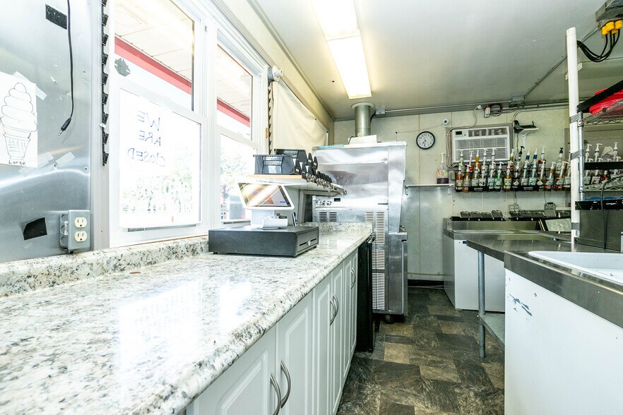 More Photos Of 961 E High St, Hicksville Restaurant For Sale