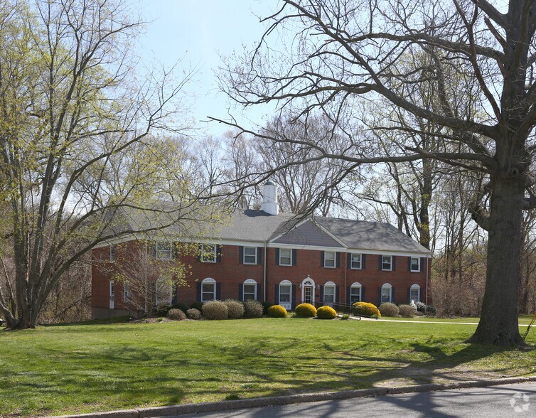 More Photos Of 33 Third St, Bordentown Office For Lease