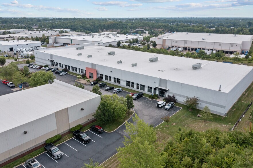 More Photos Of 9787 Green Park Industrial Dr, Saint Louis Manufacturing For Lease