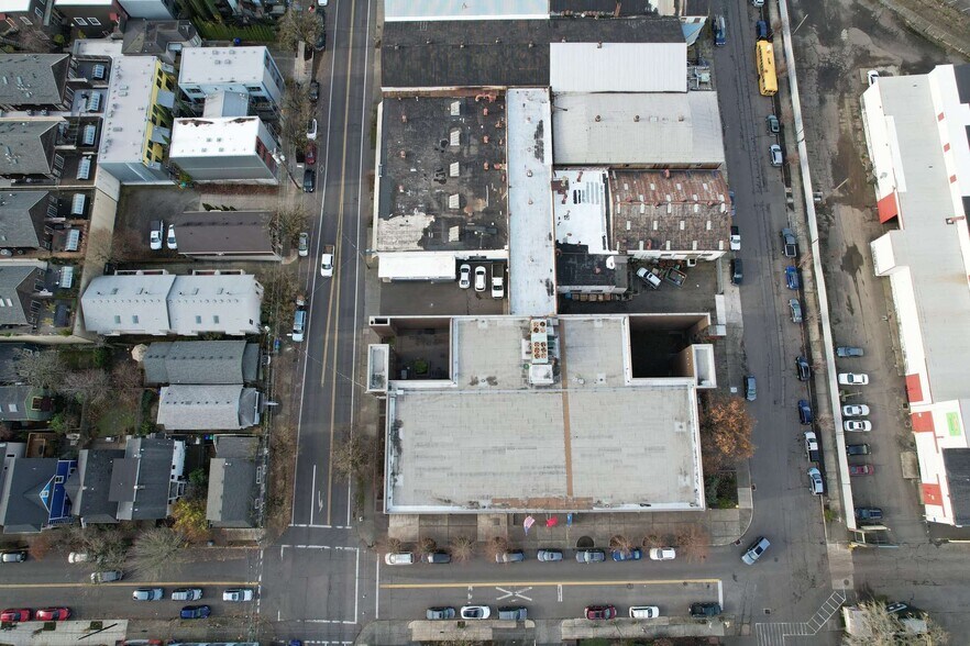 More Photos Of 2141 NW 25th Ave, Portland Office For Sale