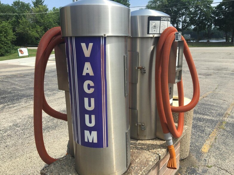 More Photos Of 235 W State Rd, Island Lake Carwash For Sale