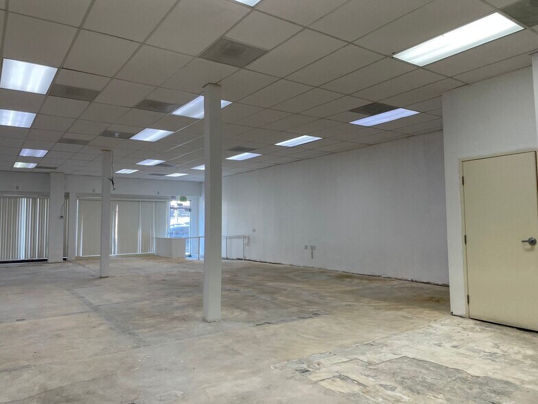 More Photos Of 1318-1332 Wilshire Blvd, Santa Monica Storefront For Lease