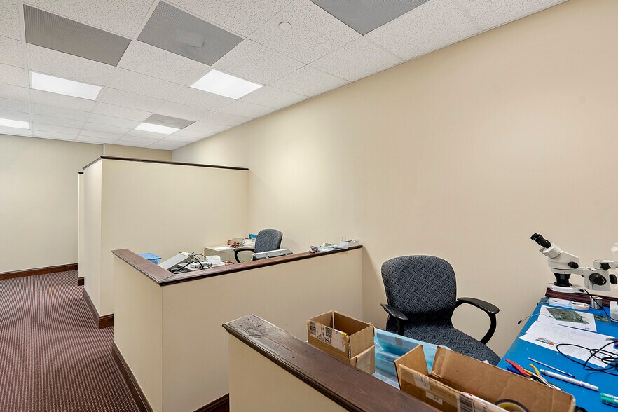 More Photos Of 19440 Golf Vista Plz, Lansdowne Medical For Lease