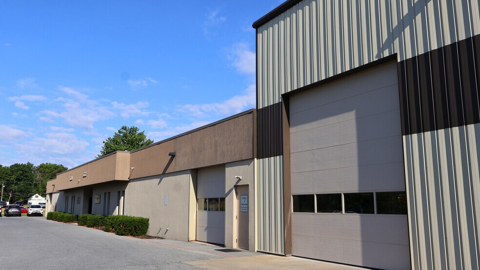 More Photos Of 6330-6332 Flank Dr, Harrisburg Flex For Lease