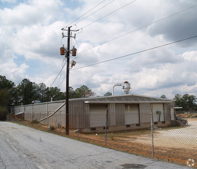 Primary Photo Of 2569 Stone Mountain Lithonia Rd, Lithonia Warehouse For Lease