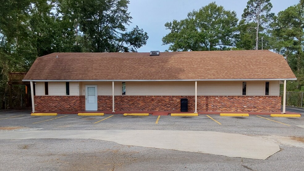 More Photos Of 601 N Main St, Swainsboro Office Residential For Sale