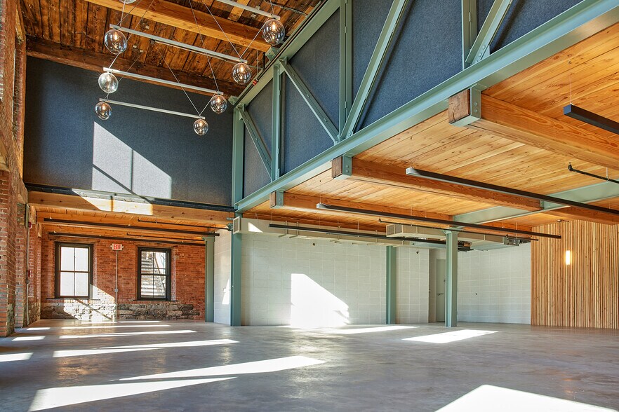 More Photos Of 111 Water St, Catskill Loft Creative Space For Lease