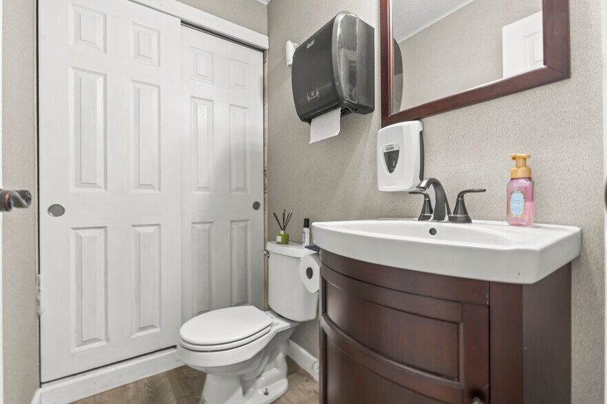 More Photos Of 4901 Central College Rd, Westerville Office Residential For Sale