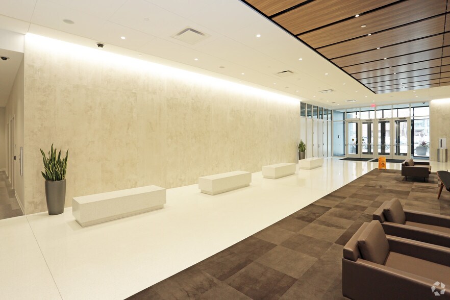 More Photos Of 909 Locust St, Des Moines Office For Lease