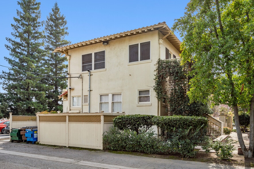 More Photos Of 1300 W Main St, Visalia Office For Lease