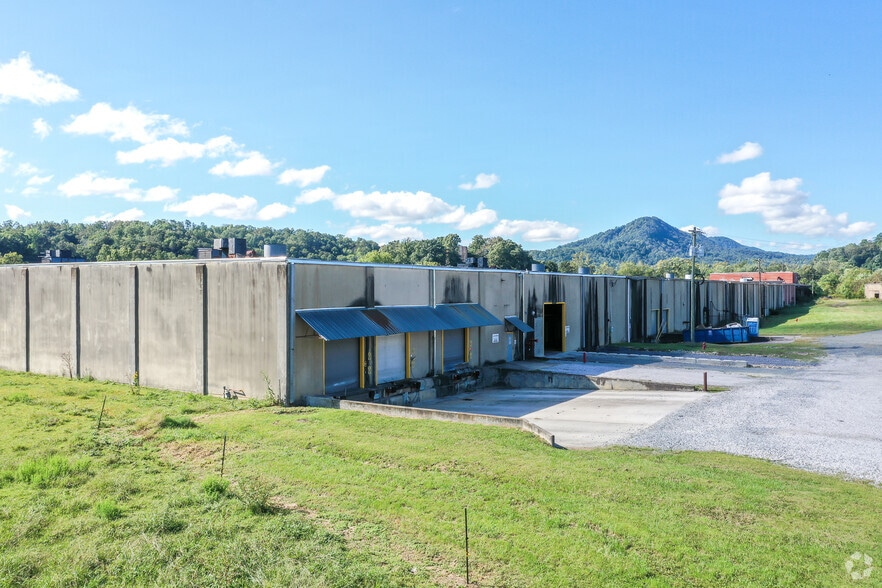 More Photos Of 1 Water St, Old Fort Distribution For Lease