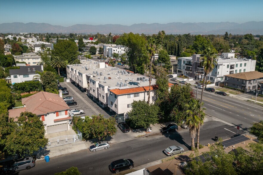 More Photos Of 6121 Woodman Ave, Van Nuys Apartments For Sale