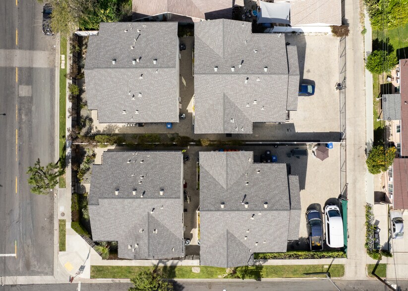 More Photos Of 3944 S Budlong Ave, Los Angeles Apartments For Sale