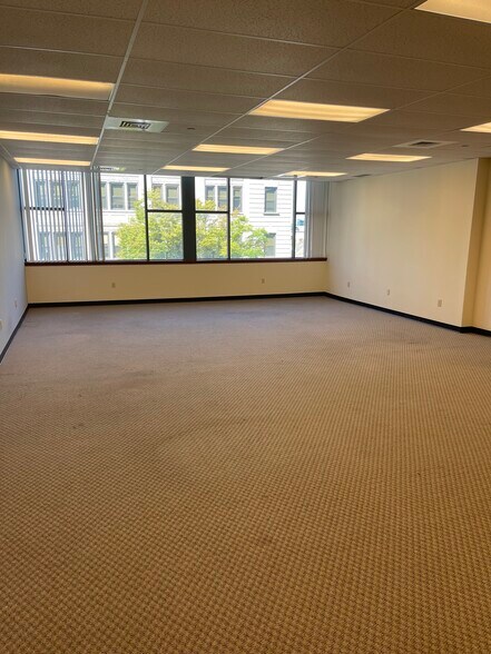 More Photos Of 1 E Broad St, Bethlehem Medical For Sale