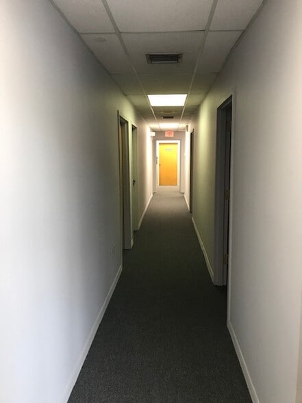 More Photos Of 1703 W Colonial Dr, Orlando Office For Lease