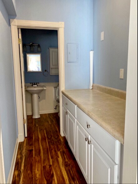 More Photos Of 292-296 14th Ave S, Naples General Retail For Lease