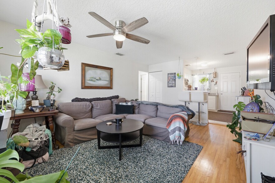 More Photos Of 218 19th Ave N, Jacksonville Beach Apartments For Sale