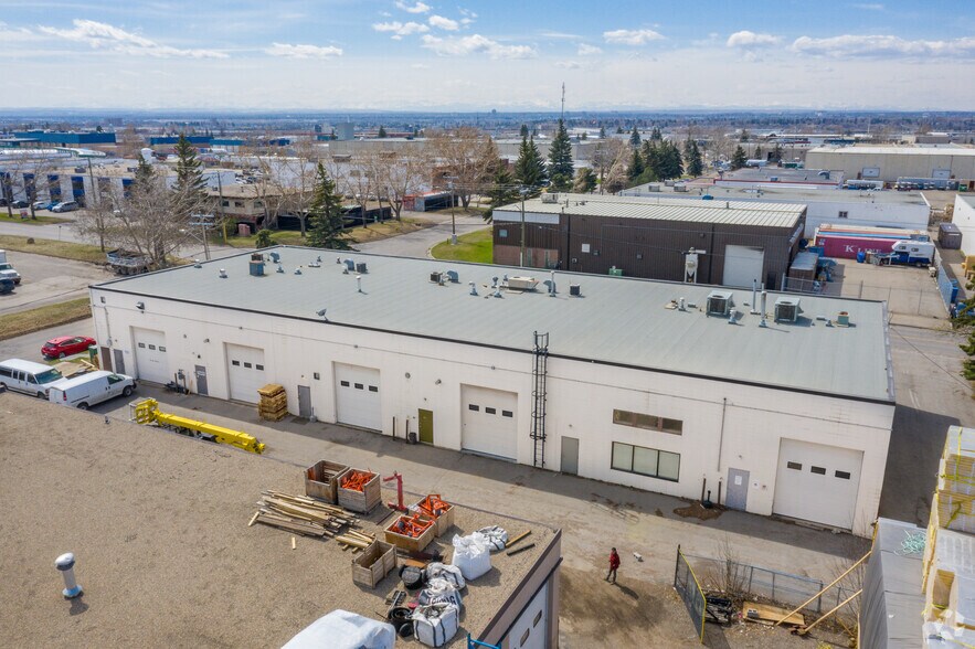 More Photos Of 4116 64 Av SE, Calgary Industrial For Sale