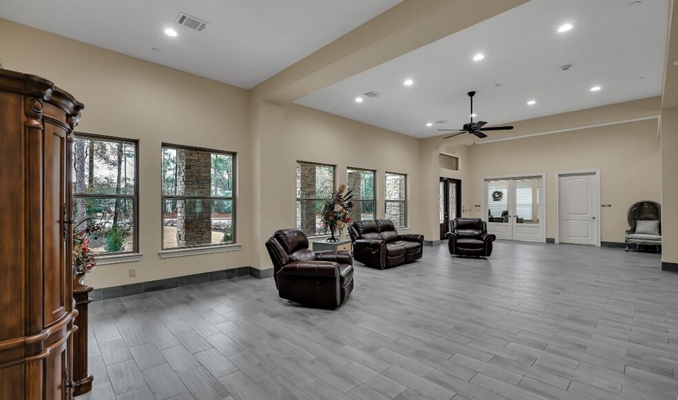 More Photos Of 196 Camelot St, Conroe Assisted Living For Sale