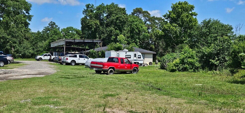 More Photos Of 19624 E Highway 6, Alvin Warehouse For Sale