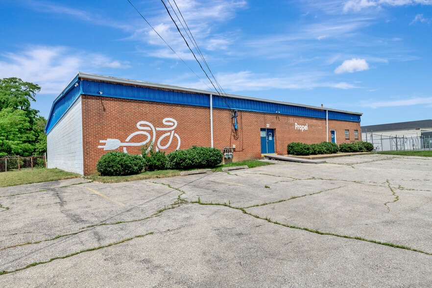 More Photos Of 22 Germay Dr, Wilmington Manufacturing For Lease