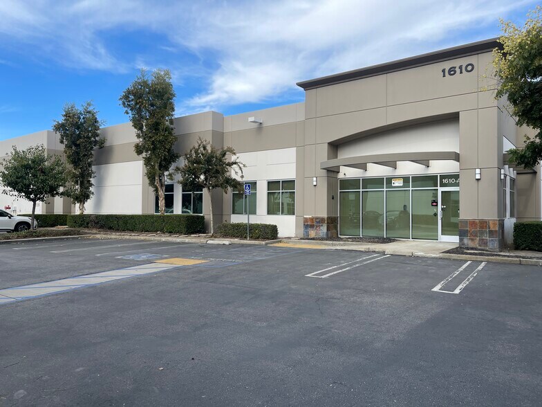 More Photos Of 1610 S Grove Ave, Ontario Warehouse For Lease
