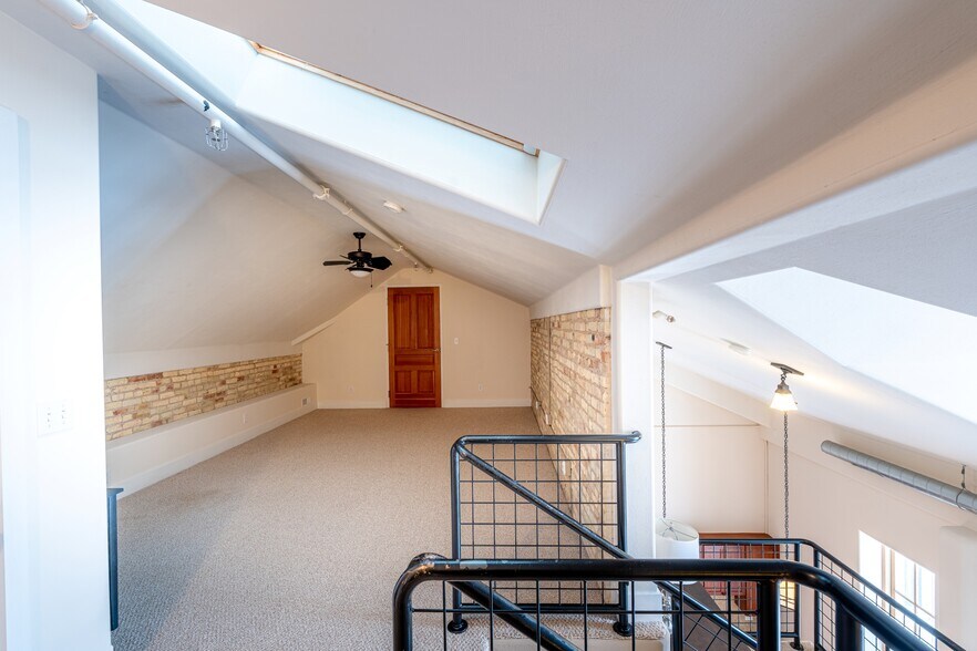 More Photos Of 800 Cottageview Dr, Traverse City Apartments For Sale