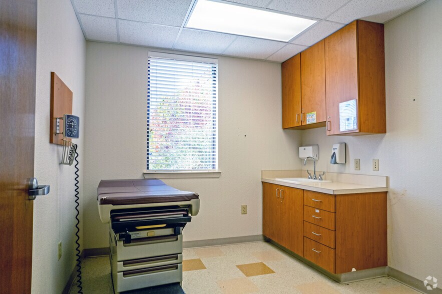 More Photos Of 401 W Jasper Dr, Killeen Medical For Sale