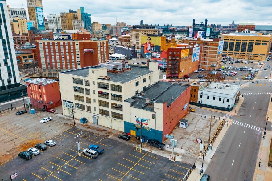 More Photos Of 440 Clinton St, Detroit Storefront Retail Office For Sale