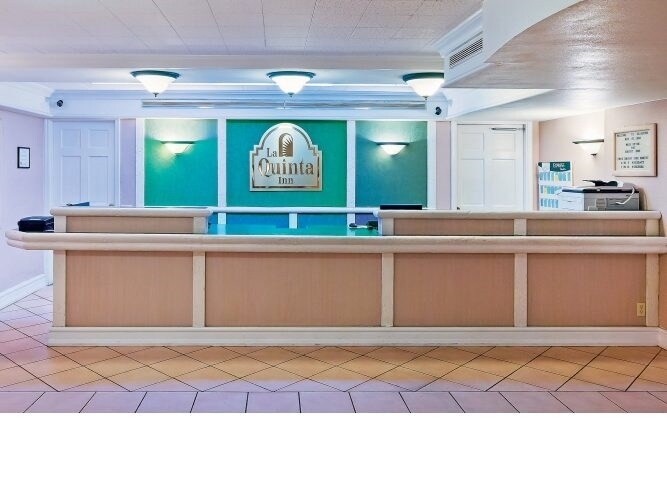 Primary Photo Of 5201 N State Line Ave, Texarkana Hotel For Sale