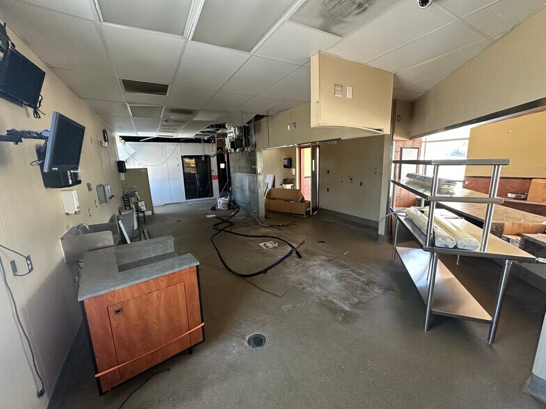 More Photos Of 211 Pelham Rd, Greenville Freestanding For Sale