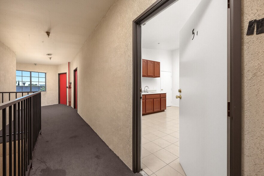 More Photos Of 2104 Mozart St, Los Angeles Apartments For Sale
