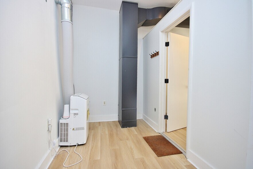 More Photos Of 63 Cannon St, Poughkeepsie Office Residential For Lease