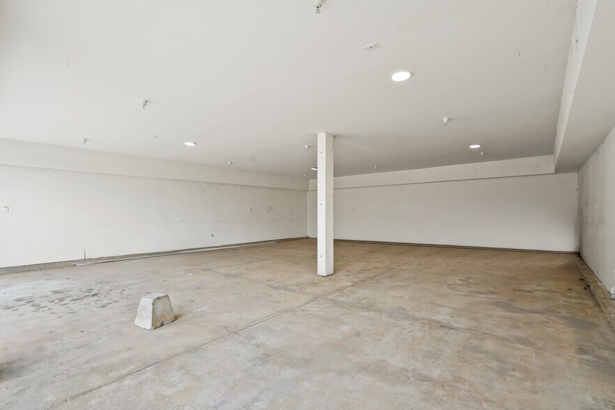 More Photos Of 2611 4th St, Los Angeles Apartments For Sale