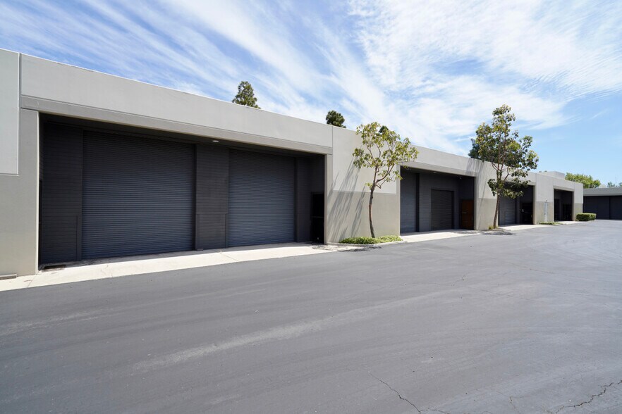 More Photos Of 1200 Main St, Irvine Unknown For Lease