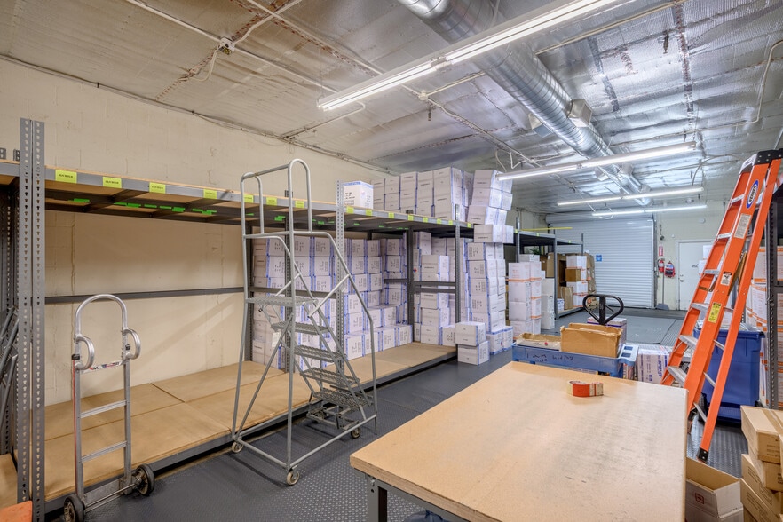 More Photos Of 3210 N San Fernando Blvd, Burbank Warehouse For Sale
