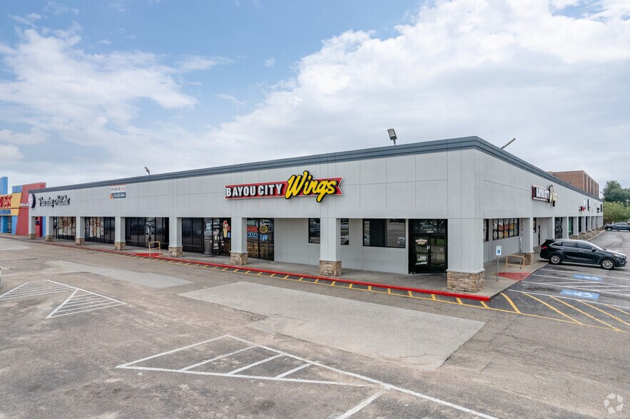 More Photos Of 3800 Spencer Hwy, Pasadena Unknown For Lease