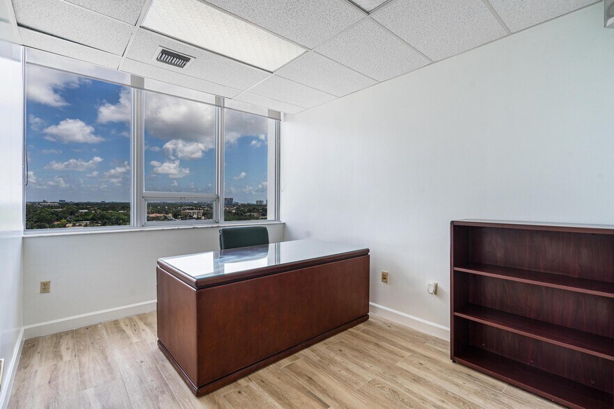 More Photos Of 2455 E Sunrise Blvd, Fort Lauderdale Loft Creative Space For Sale