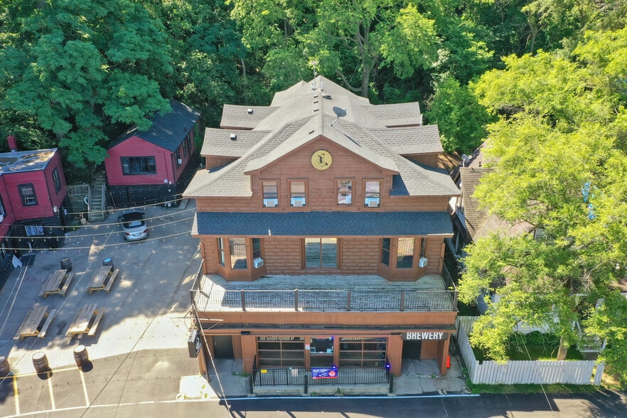 More Photos Of 115 Nippersink Blvd, Fox Lake Hospitality For Sale