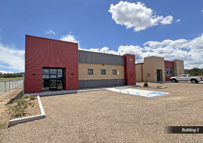 More Photos Of 1376 NM 333, Tijeras Warehouse For Lease