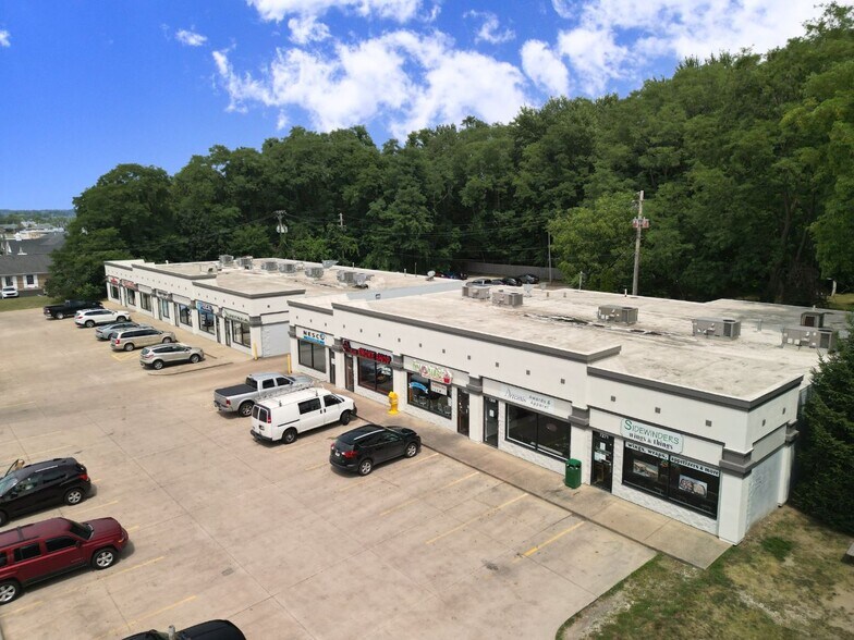 More Photos Of 7247-7269 Center St, Mentor General Retail For Lease