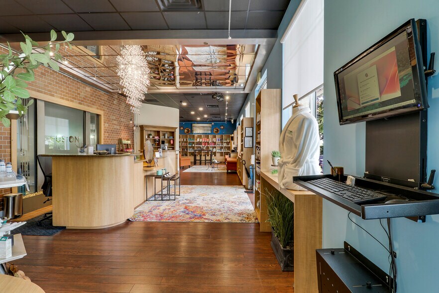 More Photos Of 266 NW Peacock Blvd, Port Saint Lucie Medical For Sale