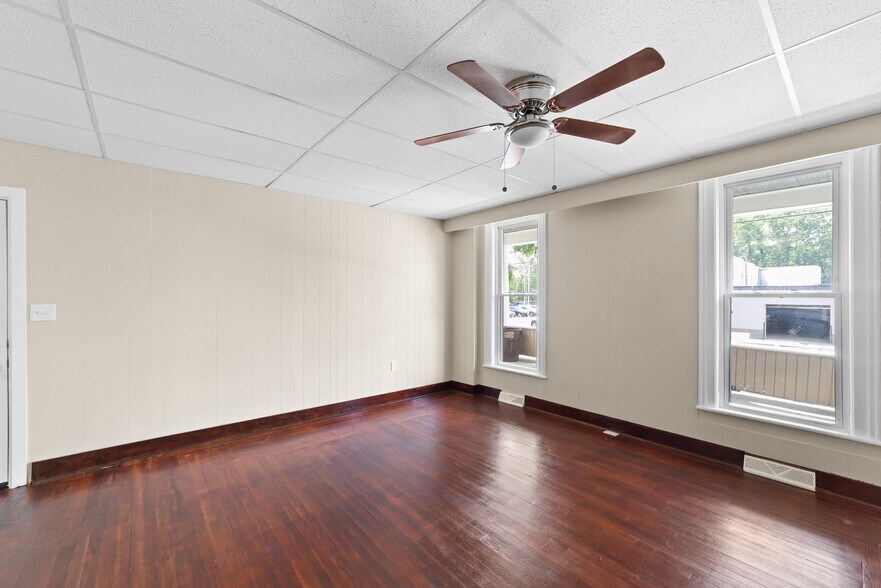 More Photos Of 579 Broadway Ave, Bedford Apartments For Sale