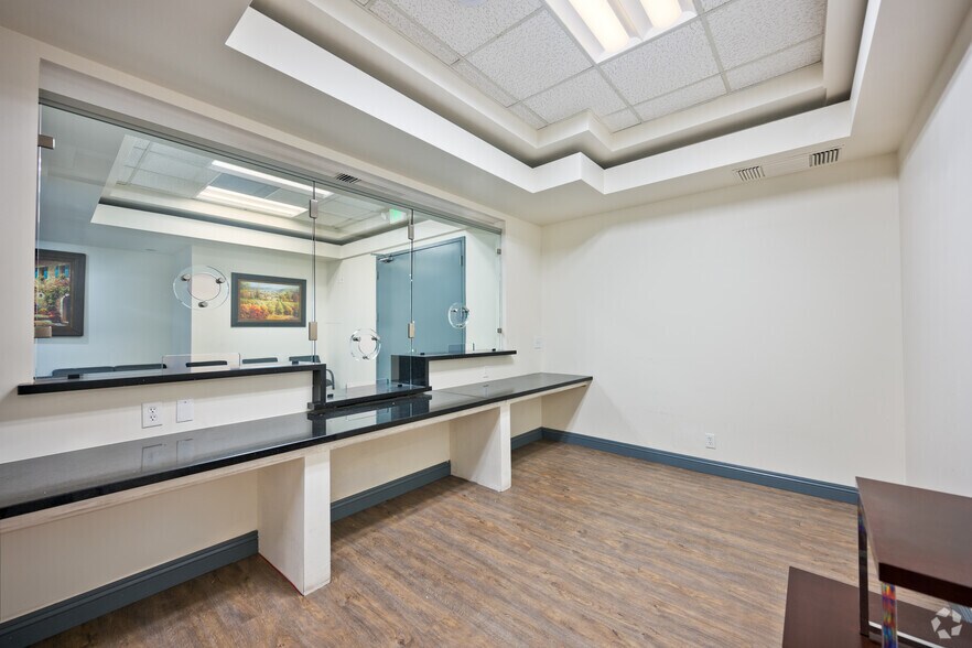 More Photos Of 10807 Laurel St, Rancho Cucamonga Medical For Sale