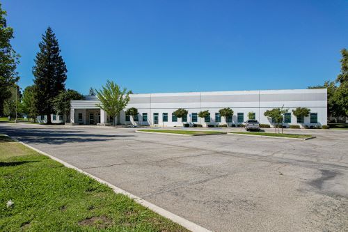 More Photos Of 3801 Pegasus Dr, Bakersfield Flex For Lease